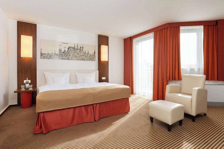 Room 12 of 36