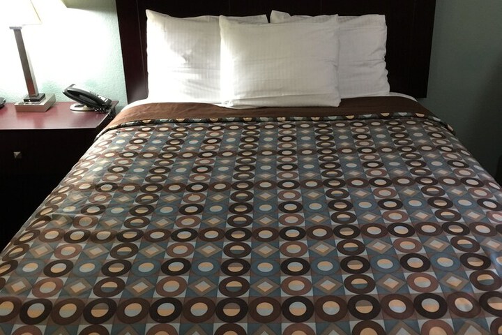 Room 15 of 40