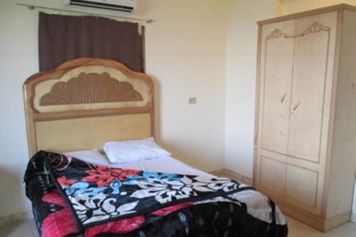 Room 10 of 151