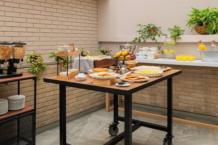 Breakfast area