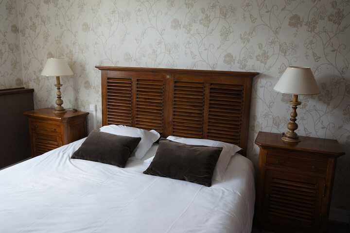 Room 6 of 37