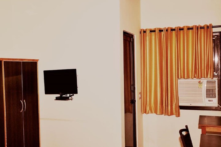 Room 3 of 15