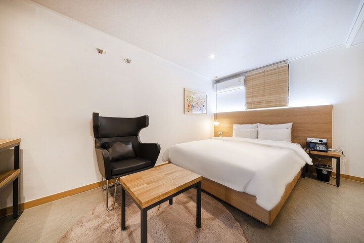 Room 44 of 92