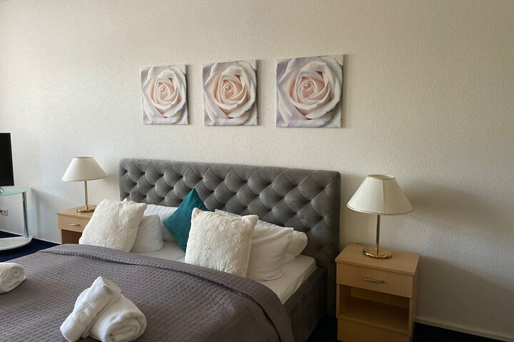 Room 15 of 65