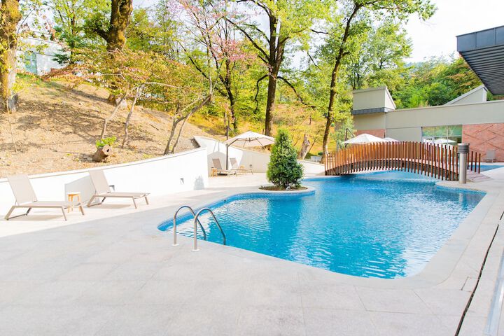 Pool 46 of 137