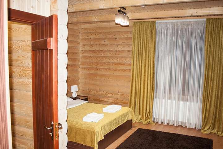Room 21 of 76