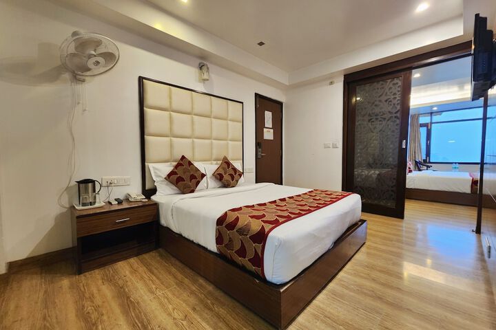 Room 95 of 174