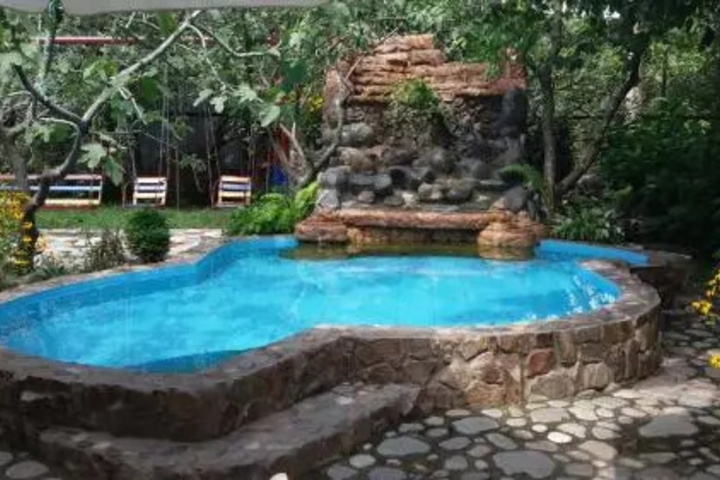 Pool 7 of 10