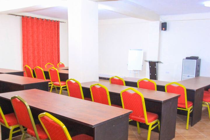 Business Center 15 of 18