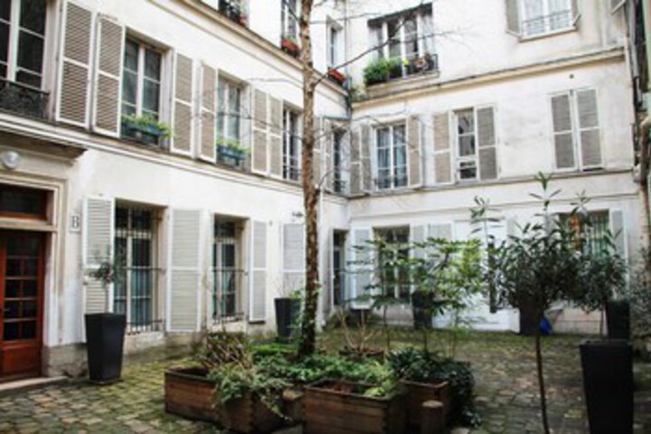 Hotel Exterior 3 of 25