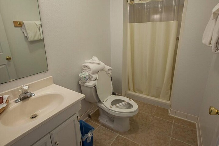 Room 18 of 37