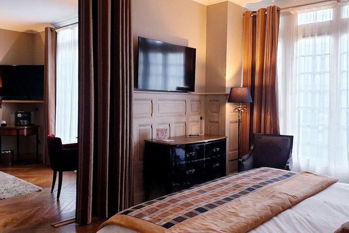 Room 44 of 101