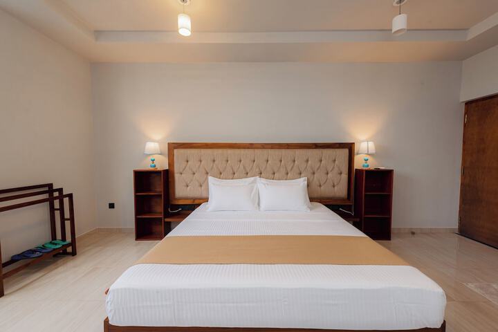 Room 16 of 174