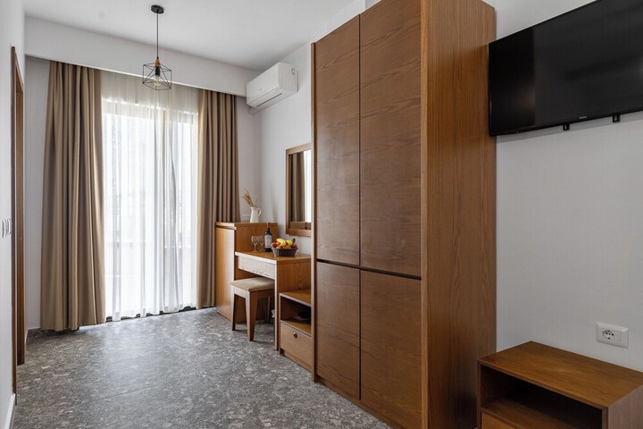 Room 7 of 25