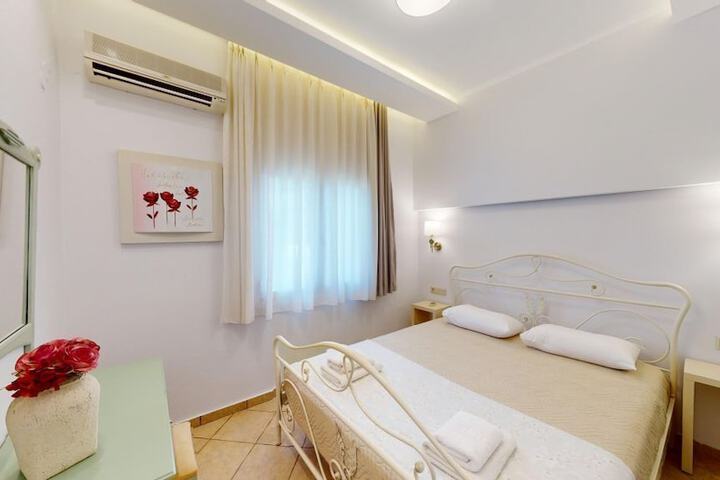 Room 35 of 84