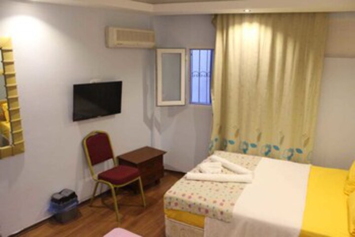 Room 102 of 137