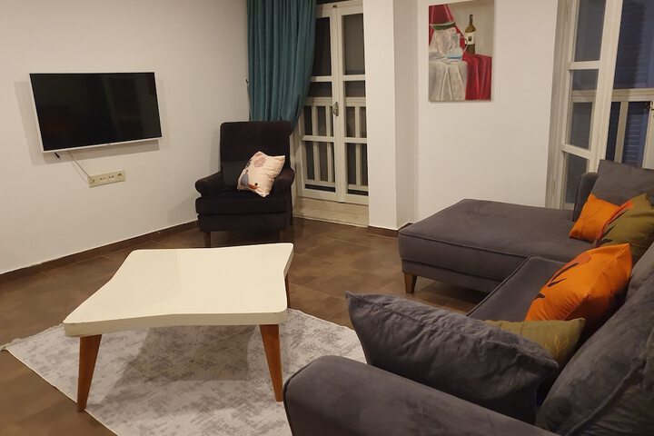 Room 11 of 30