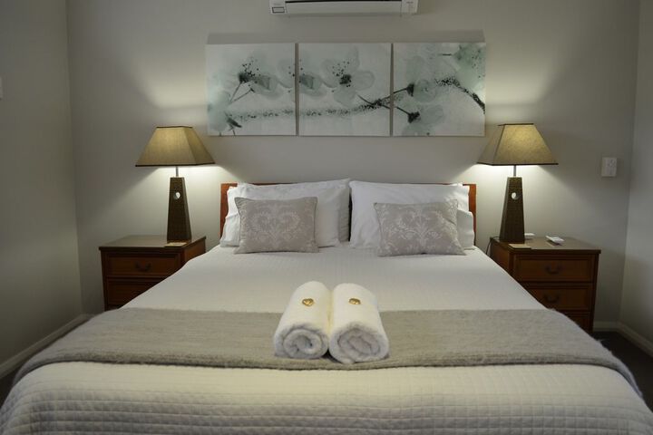 Room 4 of 32