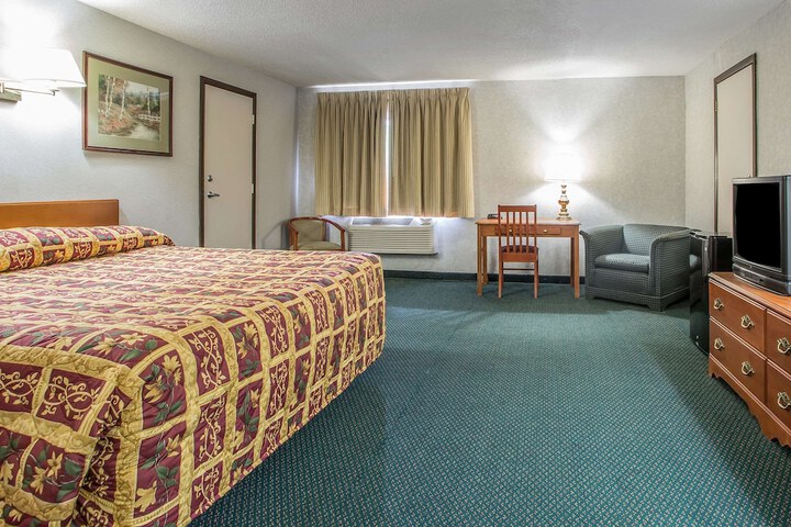 Room 30 of 49