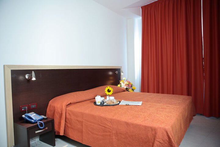 Room 4 of 17