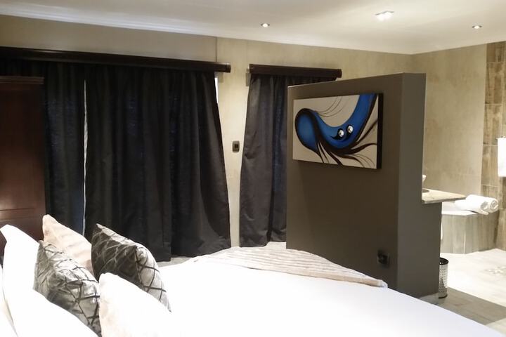 Room 6 of 90