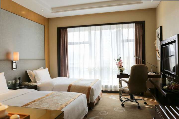 Room 28 of 39