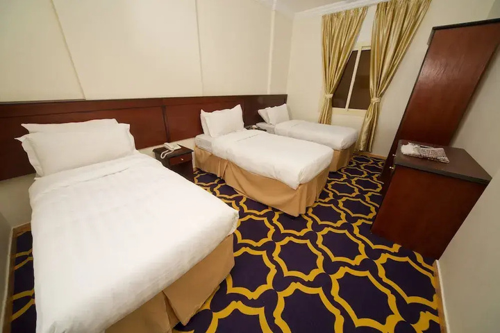 Room 3 of 7