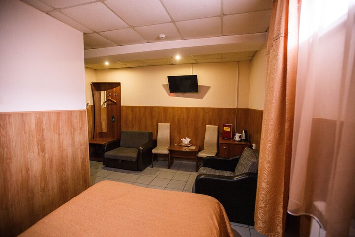 Room 16 of 62
