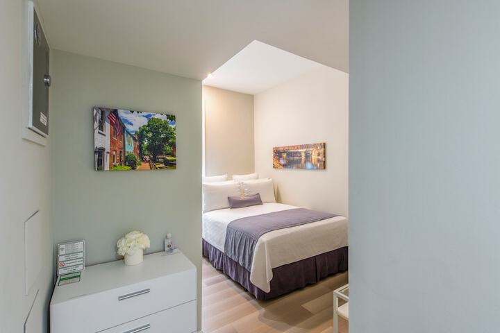 Room 10 of 109