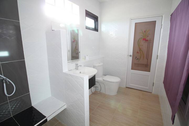 Room 8 of 34