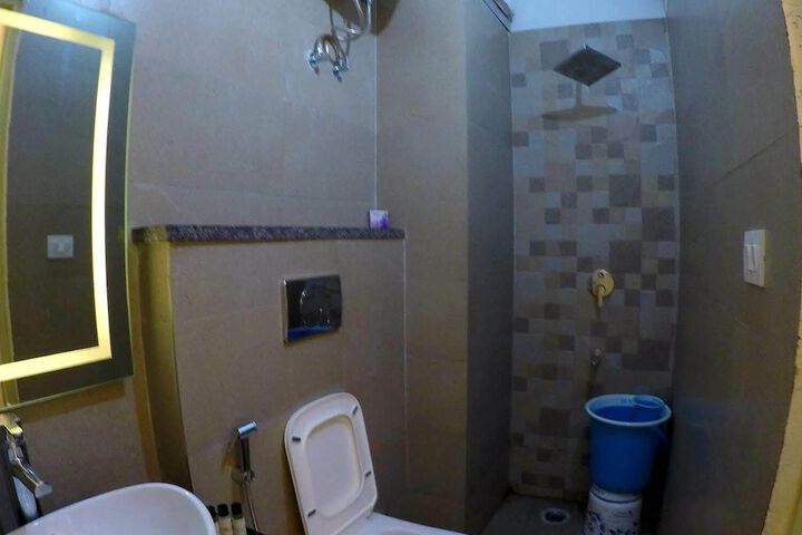 Room 18 of 44