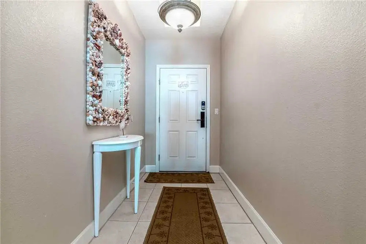 Room 10 of 20