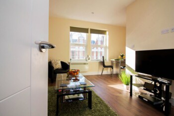 Room 9 of 14