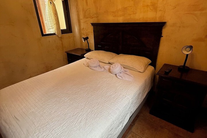 Room 9 of 30