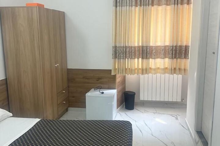 Room 2 of 6