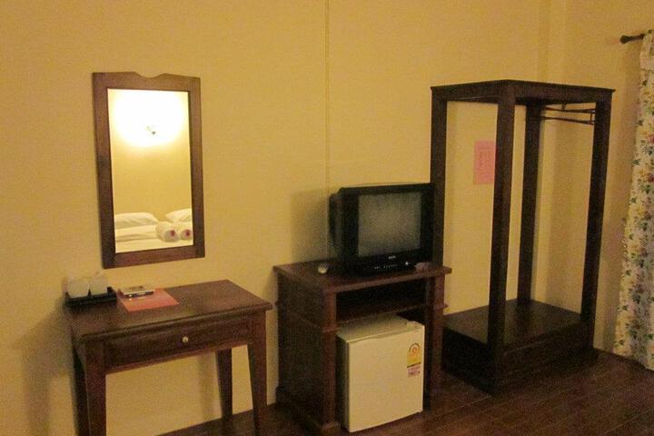 Room 4 of 5