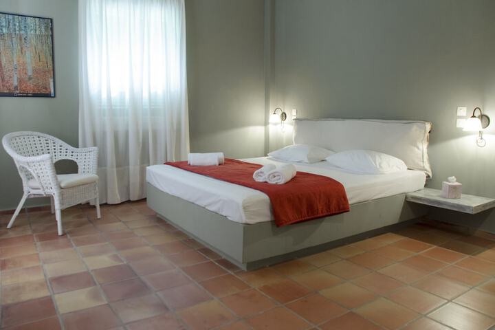 Room 14 of 93