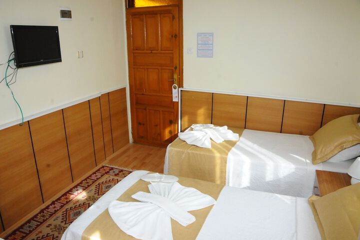 Room 11 of 66