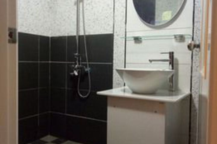 Room 3 of 33