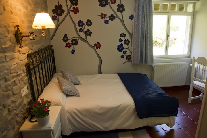 Room 9 of 21