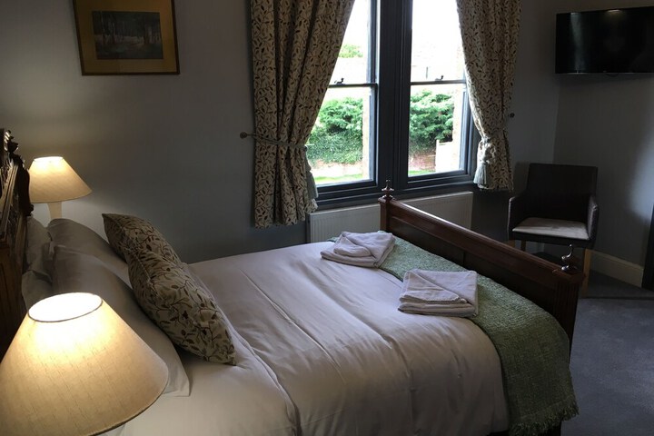 Room 5 of 60