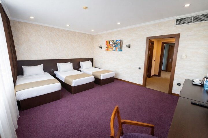 Room 9 of 42