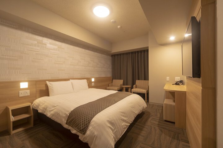 Room 10 of 96
