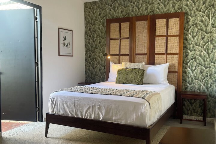 Room 12 of 52
