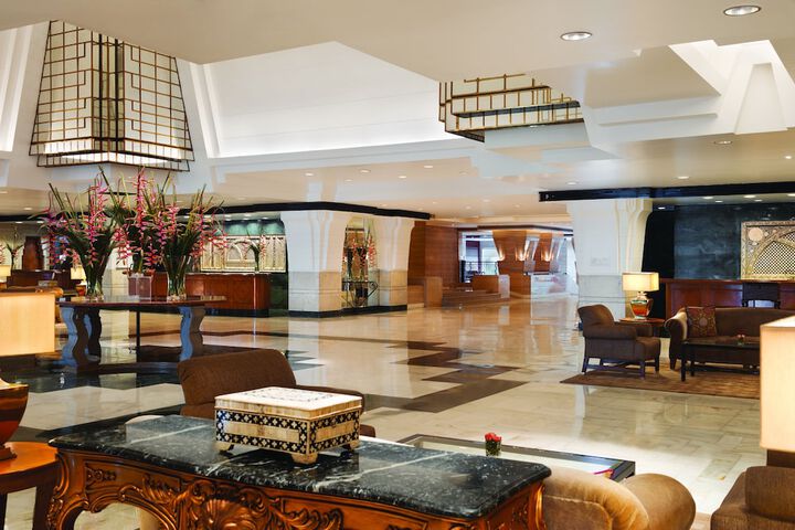 Entrance & Lobby