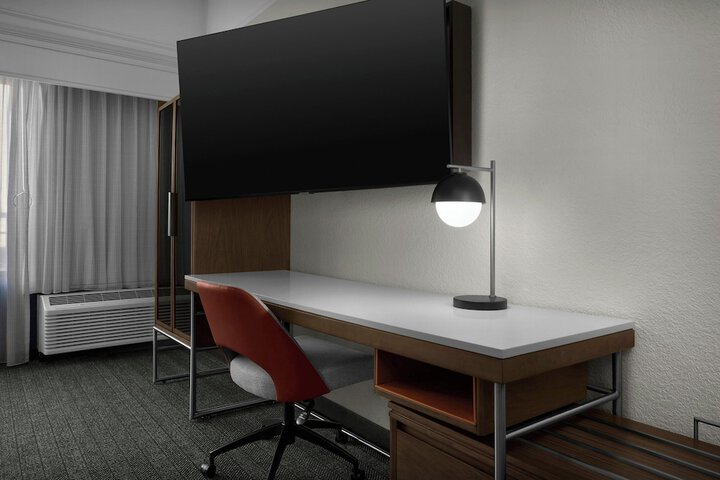 Room 10 of 35