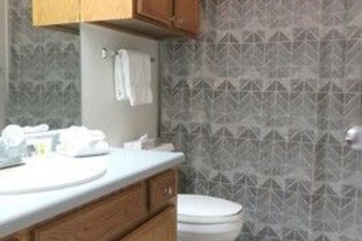 Room 4 of 27