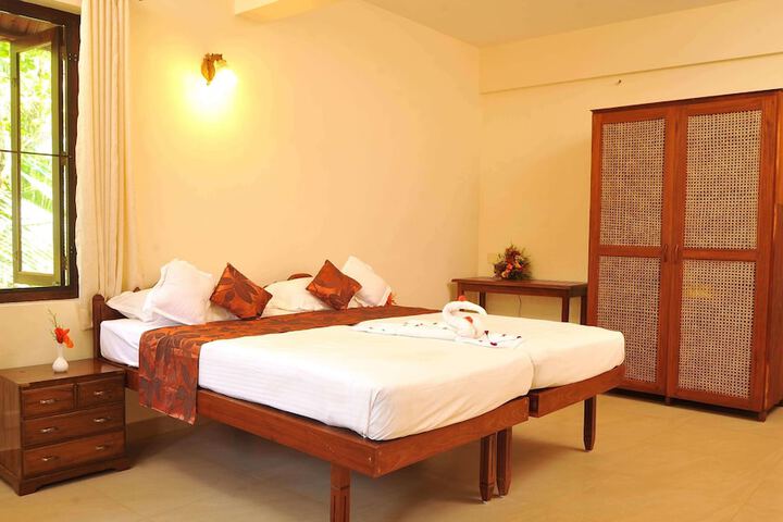 Room 6 of 20