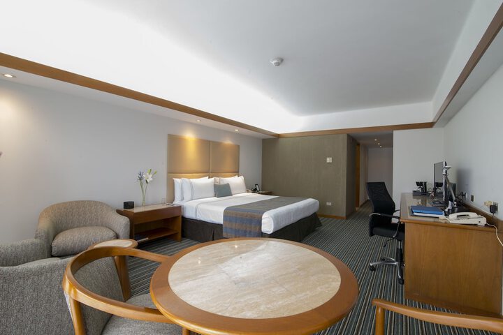 Room 18 of 125