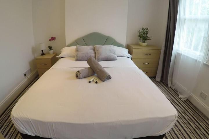 Hollybush Row Rooms